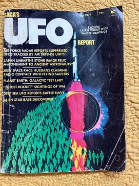 Saga UFO Report Magazine Fall 1974 Retro Cover - Black, Green, Pink